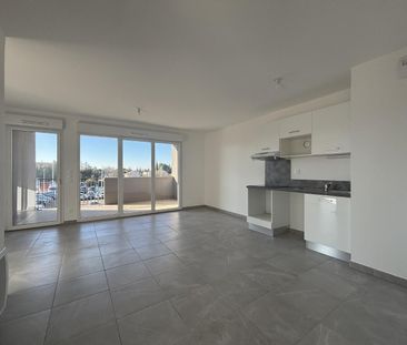 location Appartement T4 DE 73.67m² À ARLES - Photo 4