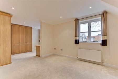 4 bedroom detached house to rent - Photo 3