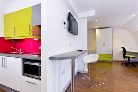 Studio to rent - Photo 2