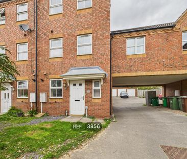 4 bedroom terraced house to rent - Photo 1