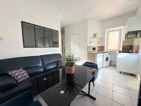 A LOUER PERTUIS 84120 CENTRE VILLE APPARTEMENT MEUBLÉ TYPE 2 PIÈCES D'ENVIRON 26M² - Photo 5