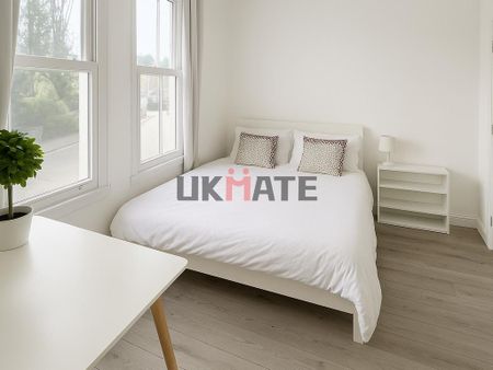 1 bedroom in a house share to rent - Photo 2