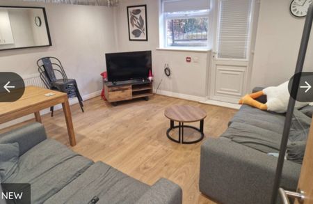 7 Bed - 120 Ash Road, Headingley, Leeds - LS6 3HB - Student - Photo 3