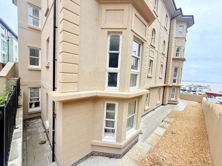 Weston Super Mare - Photo 4