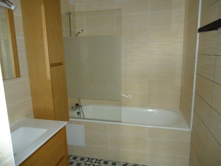 Location Appartement 3 pièces 65m² NEVERS 58000 - Photo 4