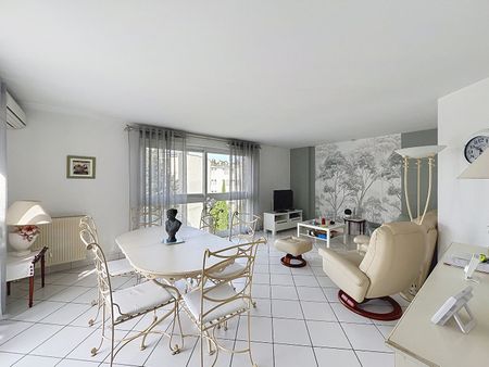 Apartment - Photo 2