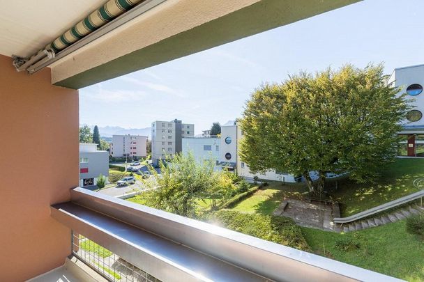 Wohnen in Stadtnähe mit Ausblick ins Grüne - Photo 1