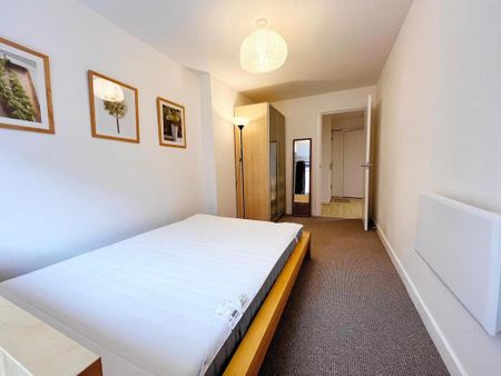 2 bedroom flat to rent - Photo 2