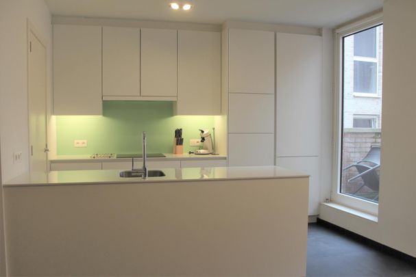 Gemeubeld, lichtrijk appartement - Photo 1