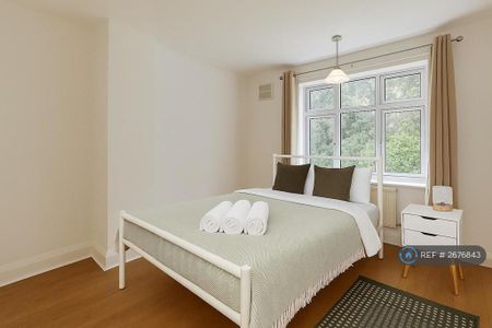 3 bedroom semi-detached house to rent - Photo 4