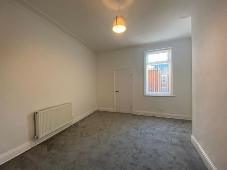 2 bedroom semi-detached house to rent - Photo 3