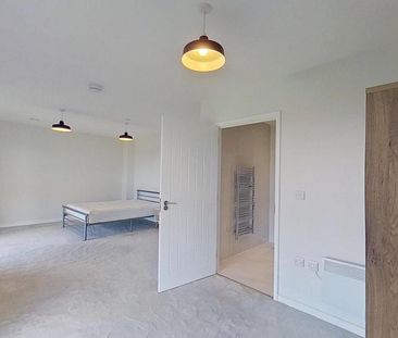 3 bedroom flat to rent - Photo 6