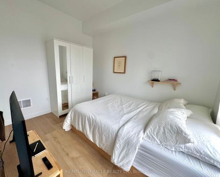 1103 Dufferin Street #8 - Photo 5