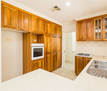 Low Maintenance 3 Bedroom Townhouse in Prime Irymple Location - Photo 6