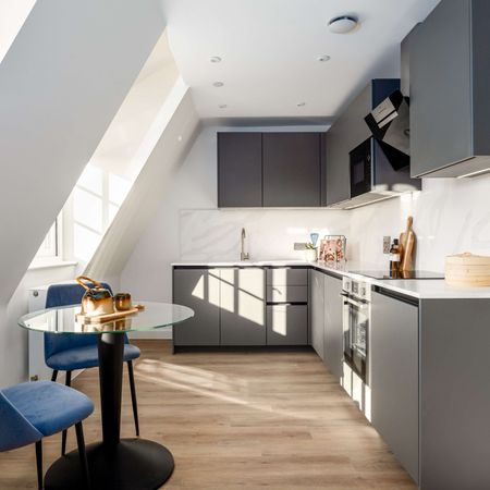 Park Street Room 2 - Photo 3