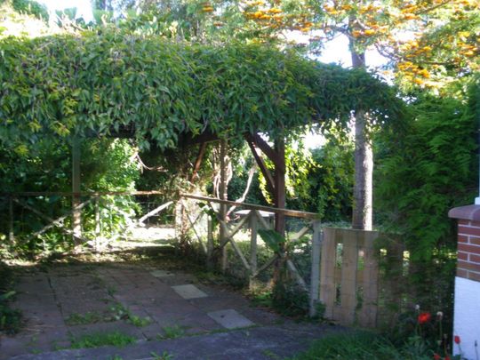 Tidy 2 bedroom brick and tile - Photo 1