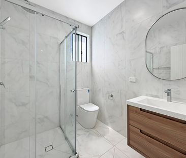 LARGE THREE BRDROOM NEAR NEW GRANNY FLAT! - Photo 6