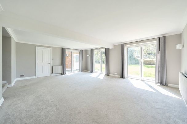 Camp Road, Gerrards Cross, Buckinghamshire,SL9 - Photo 1