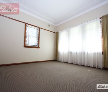 84 Flora Street - Photo 6