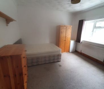 Room in a Shared House, Portswood Road, SO17 - Photo 3