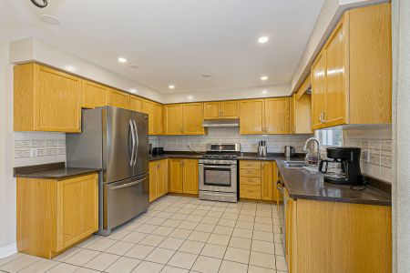 For Lease - 741 College Manor Drive Unit# Main, Newmarket, Ontario - Photo 4