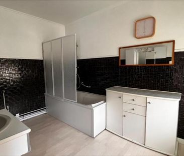 LENS : maison d'une superficie de 94 m² à louer avec 3 chambres - Photo 2