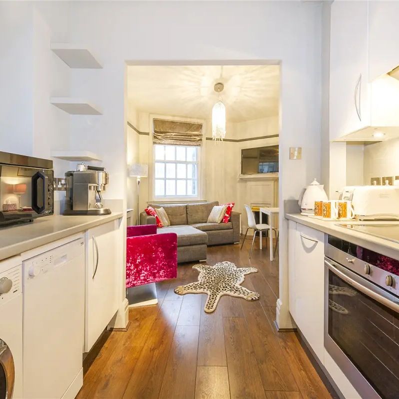 1 bedroom flat in Baker Street - Photo 1