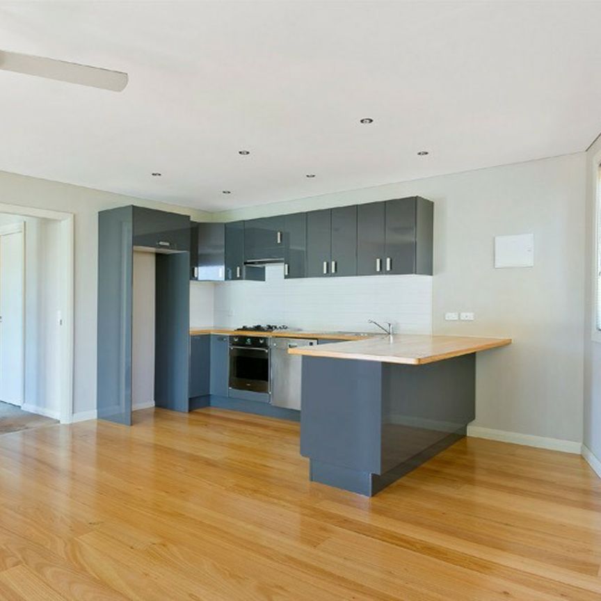 Tranquil North-East Facing Cottage with Stunning Pittwater Views - Photo 1