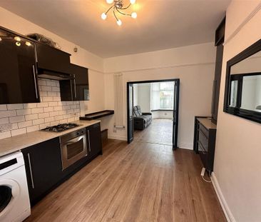 3 bedroom end of terrace house to rent - Photo 6