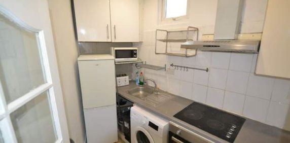 1 bedroom property to rent in Southall - Photo 2