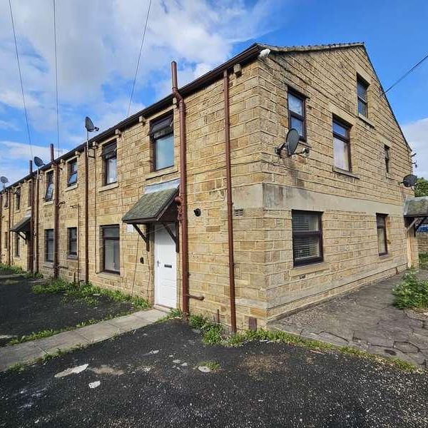 Lees Hall Road, Dewsbury, WF12 - Photo 1