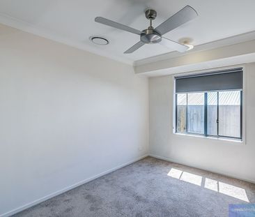 32 Jonas Circuit, Holmview QLD 4207 - House For Rent | Domain - Photo 1