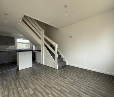 3 bedroom terraced house to rent - Photo 3