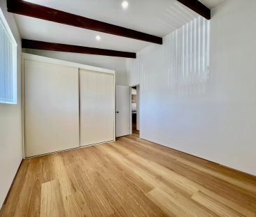 Renovated Villa in Great Location - Photo 3