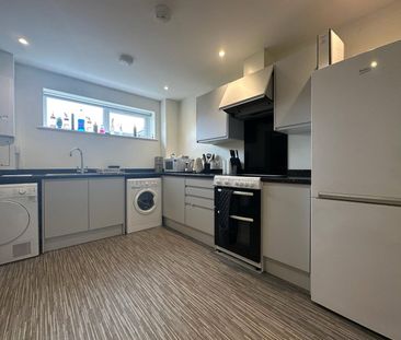 Madrid Road, Guildford Madrid Road, Guildford - Photo 2