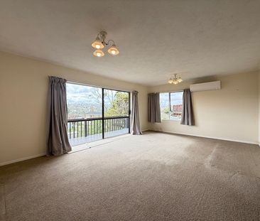 Spacious 4-Bedroom Home in Prime Browns Bay Location! - Photo 5