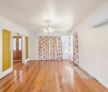 Comfort, Space & Convenience in the Heart of Gladstone Park - Photo 3