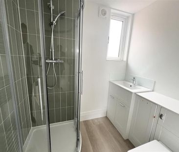 3 bedroom semi-detached house to rent - Photo 6