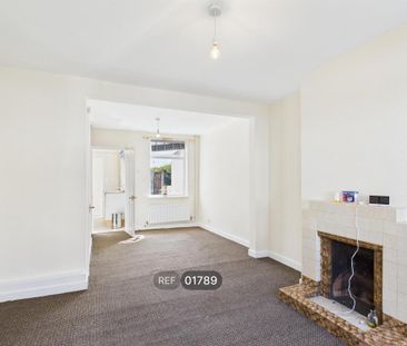 2 bedroom property to rent - Photo 1