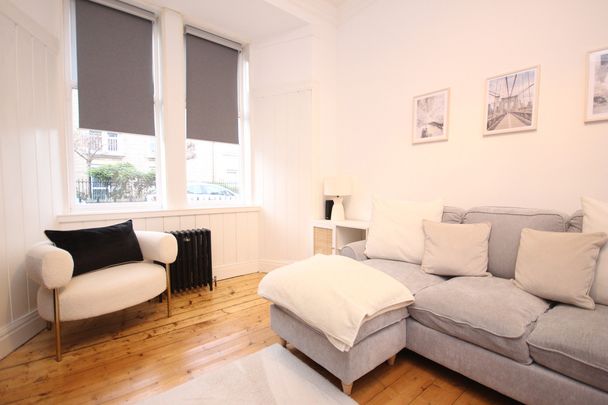 Woodside Walk, Hamilton, ML3 - Photo 1