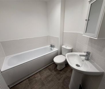 3 bedroom terraced house to rent - Photo 5