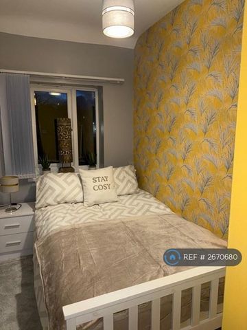 1 bedroom in a house share to rent - Photo 3