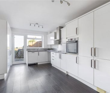 A 2 bedroom semi-detached house situated within Wendover. - Photo 4