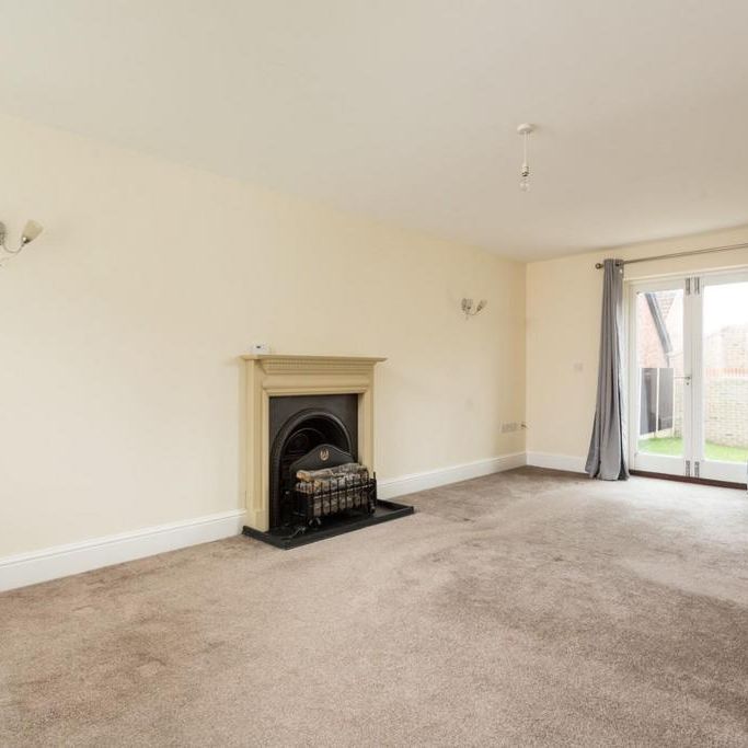 4 bedroom detached house to rent - Photo 1