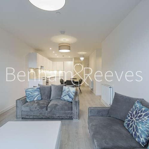 East Acton Lane, Acton, W3 - Photo 1