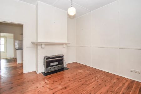 76 Edward Street, - Photo 4