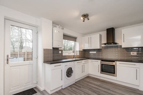 Fogwell Road, Botley - Photo 1