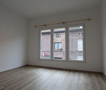 Moderne rijwoning met 3 slaapkamers en koer - Photo 2