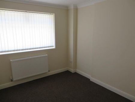 2 bedroom Flat To Let - Photo 2