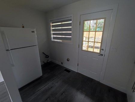 2-bedroom, 1-bathroom, Duplex in Fleetwood - Photo 3